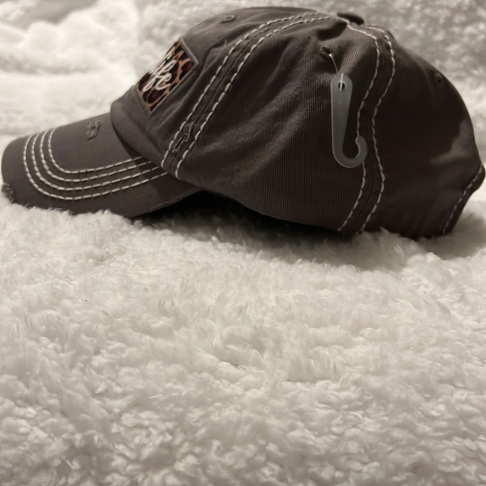 Mom life women’s cap. - Picture 2 of 5